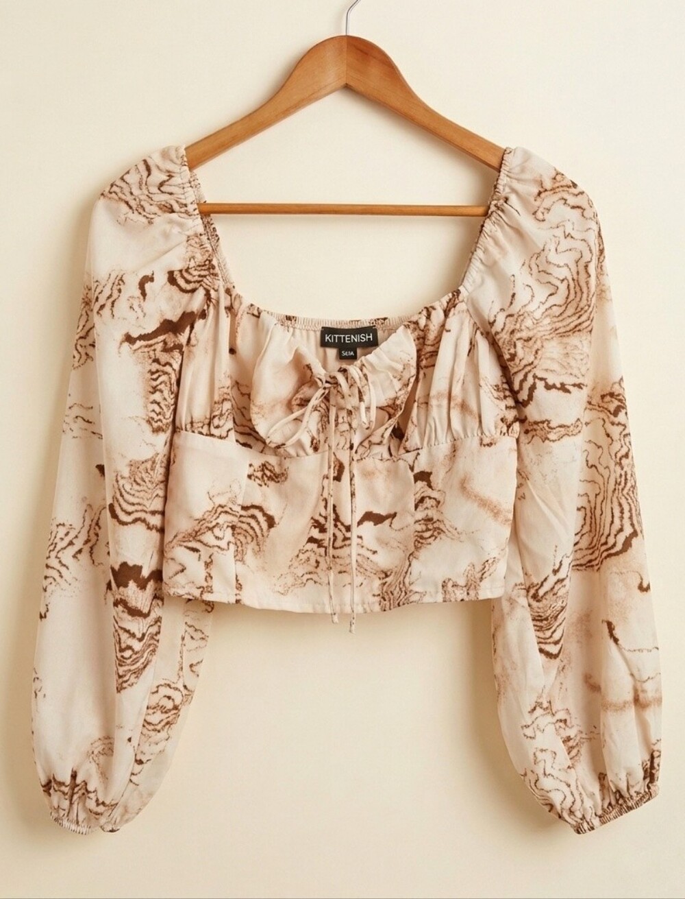 KITTENISH Cream & Brown Marble-Print Tie-Front Crop Top